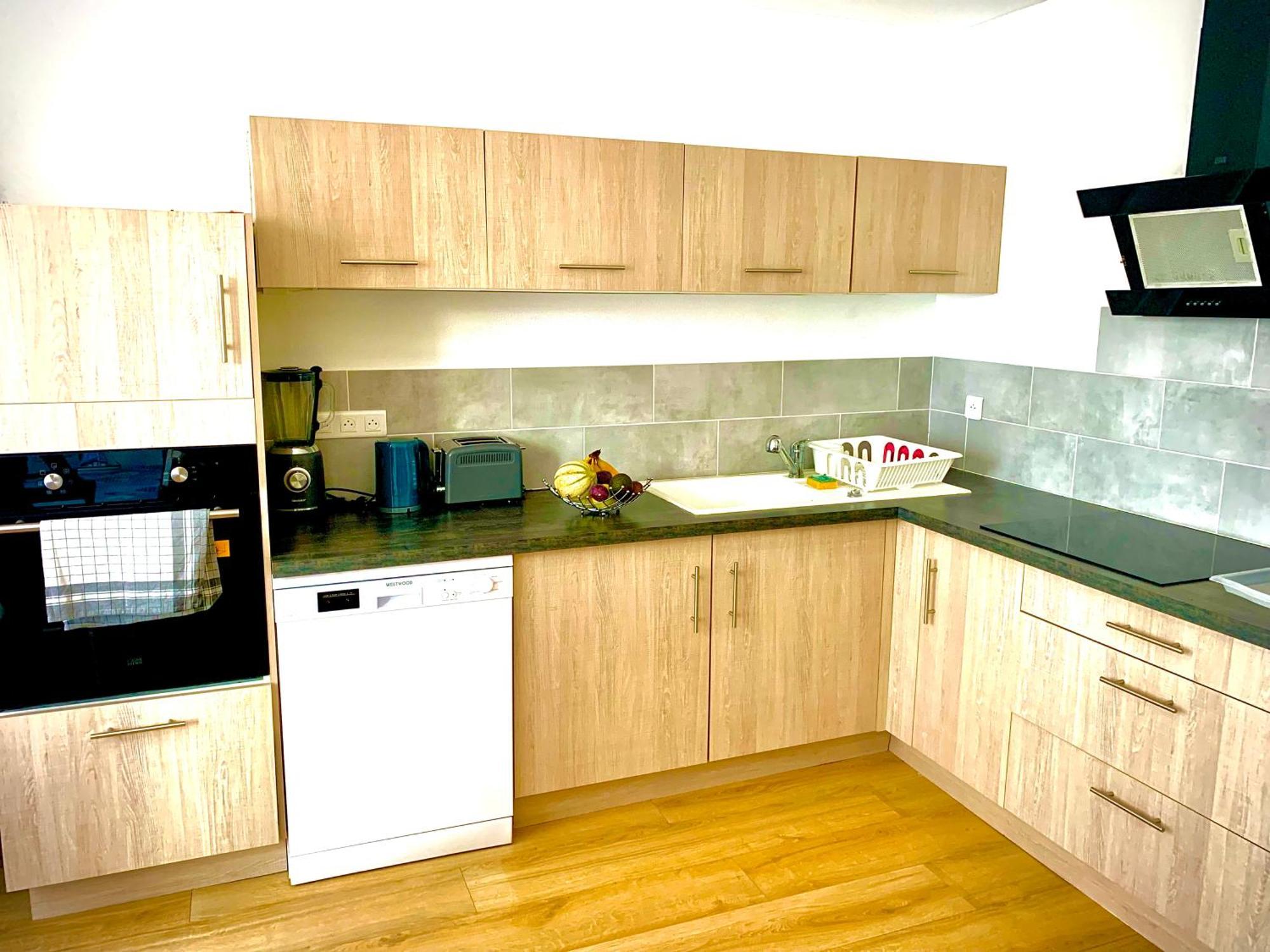 L Indemodable Renove Spacieux Et Lumineux Avec 2 Chambres Sarrebourg Luaran gambar
